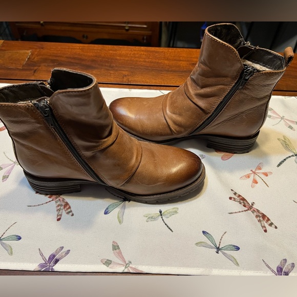 Brand new shirt boots - Picture 6 of 7